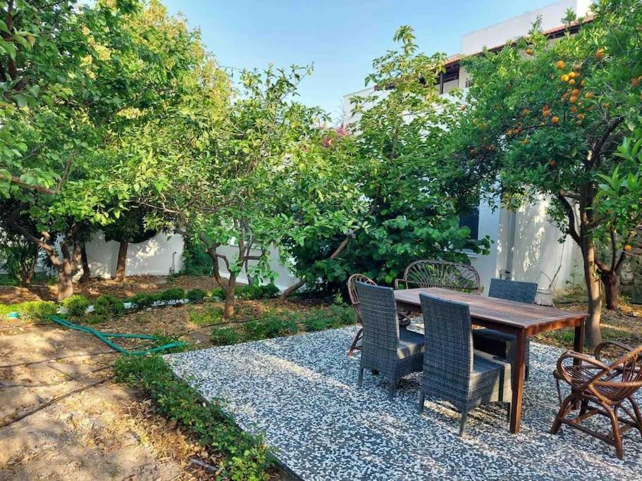 Mel'S Garden House In The Heart Of The City Bodrum Kültér fotó