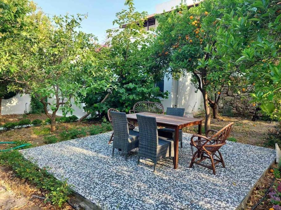 Mel'S Garden House In The Heart Of The City Bodrum Kültér fotó